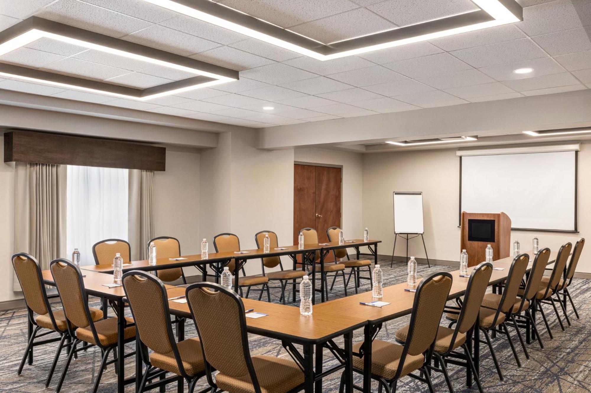 Holiday Inn Express Hotel & Suites Indianapolis W - Airport Area By Ihg Extérieur photo